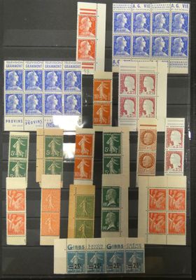 une image représentant une collection de timbres-poste dans un cadre noir