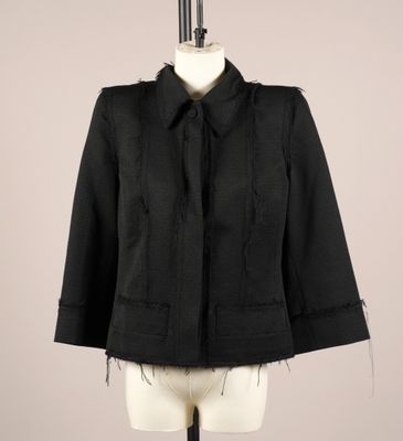une veste noire sur un mannequin mannequin mannequin mannequin mannequin mannequin mannequin mannequin mannequin mannequin