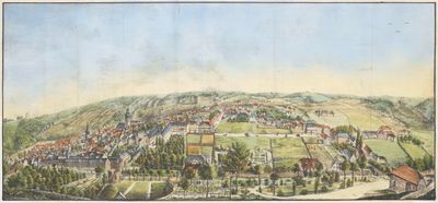 tableau représentant une vue d'une ville avec une colline en arrière-plan