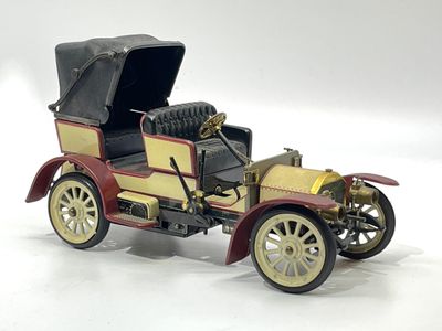 SCHUCO. Mercedes Simplex 32 PS de 1902, rouge et beige à cap…