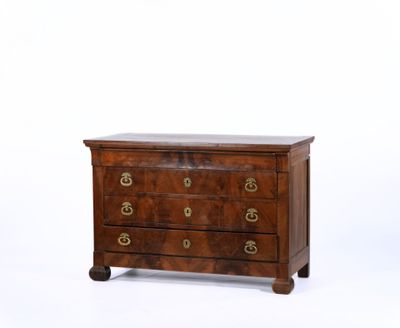 Commode en bois naturel et placage d'acajou flammé ouvrant p…