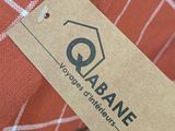 a tag on a pillow that says quarane