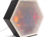 une image représentant une lumière qui ressemble à un objet hexagonal