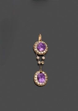 une paire de boucles d'oreilles en améthorate et diamants