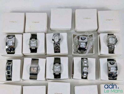 beaucoup de montres qui dorment dans une boîte