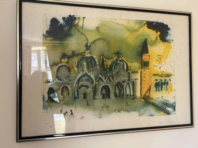 une photo d'un tableau accroché au mur