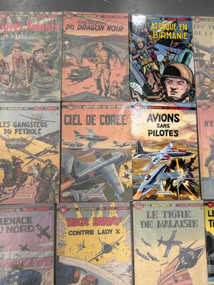 un grand nombre de bandes dessinées sur la table