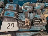 les nombreuses makiteras exposées dans le magasin
