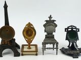 quatre types d'horloges différents et une horloge exposée