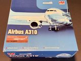 une boîte sur laquelle figure une maquette d'avion