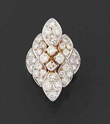 Bague en or gris et jaune 18K 750 millièmes ornée de quatre …