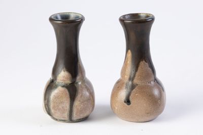 Gilbert METENIER (1876-?) Paire de petits vases de forme col…
