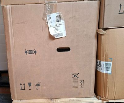 Lot à retirer à Décines-Charpieu (69150) ou expédition possi…