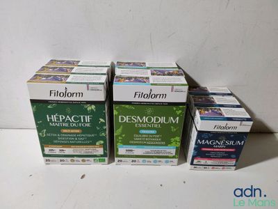 trois boîtes de produits Filorm posées sur une table