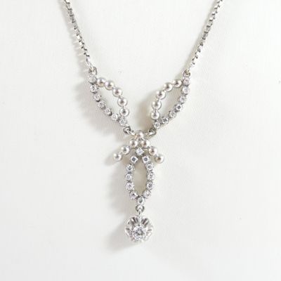 un gros plan sur un collier en diamants porté par un mannequin, mannequin, mannequin, mannequin, mannequin, mannequin, mannequin, mannequin, mannequin, mannequin, mannequin, mannequin, mannequin, mannequin, mannequin, mannequin, mannequin, mannequin, mannequin, mannequin, mannequin, mannequin, mannequin, mannequin, mannequin, mannequin, mannequin, mannequin, mannequin, mannequin, mannequin, mannequin, mannequin, mannequin, mannequin, mannequin, mannequin, mannequin, mannequin, mannequin, mannequin, mannequin, manne