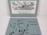 deux livres posés sur une table, avec une image représentant un bateau sur l'eau