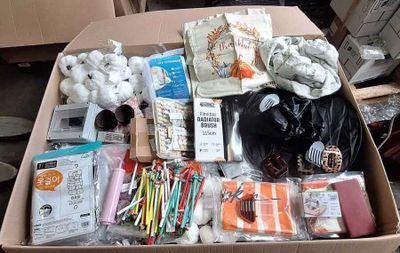 64 / 1 palette de 97 kg de mix (drap housse, brosse po… - Photo 1