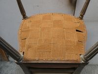 Fauteuil en bois sculpté et laqué, à dossier droit dit "à la… (photo 5)