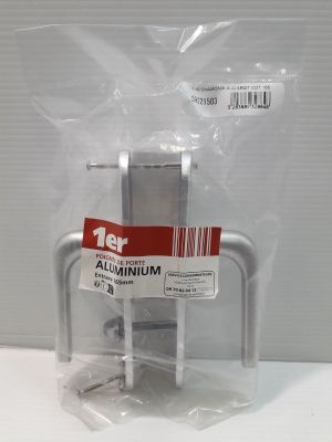 une image montrant un gros plan d'un objet métallique dans un sac en plastique