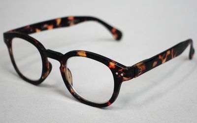 Paire de lunettes de vue avec boitier