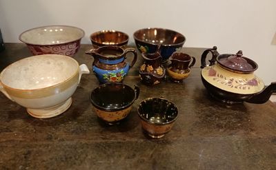Ensemble de bols, pichets ou tasses en céramique vernissée, …