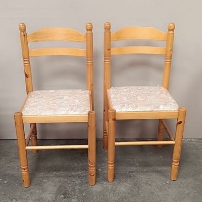 Lot de chaises diverses. FRAIS A 14,28 %