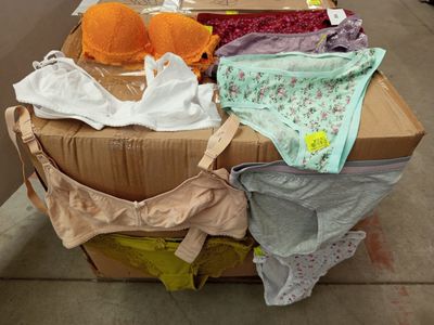 Lot de 200 sous vêtements femmes