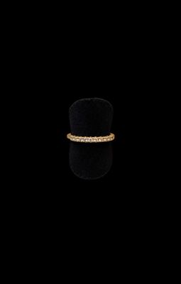 Demi - alliance en or jaune 18K, sertie de neuf petits diama…
