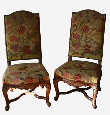 paire de chaises anciennes avec un revêtement à motifs floraux, rembourré, rembourré, rembourré, rembourré, rembourré