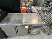 Tour réfrigérée 2 portes Eurochef, dimensions 134x70x86 cm, … (photo 2)