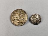 deux pièces d'or représentant un lion au recto et un lion au verso
