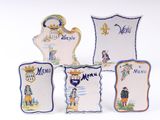 plusieurs types d'assiettes avec des motifs différents