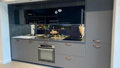 Ensemble de meubles de cuisine design MOBALPA - Photo 1