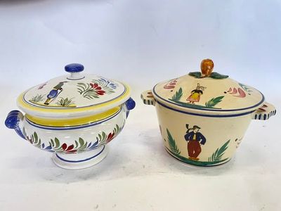 paire de petits bols en céramique avec couvercles, décorés d'oiseaux et de fleurs