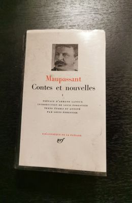 la couverture d'un livre sur laquelle figure la photo d'un homme