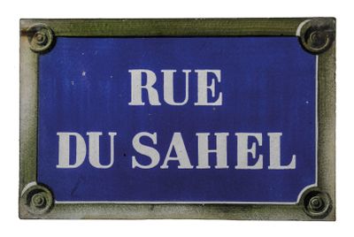 a blue sign that says rue du sahel on it