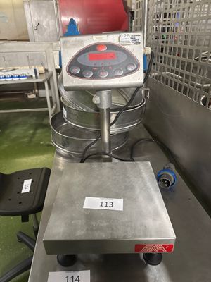 une photo d'une balance de cuisine