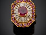 une bague ancienne en rubis et diamants