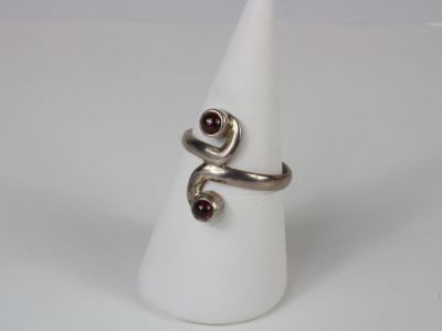sterling silver ring with garnett stone