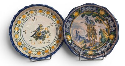 deux assiettes posées côte à côte sur une table