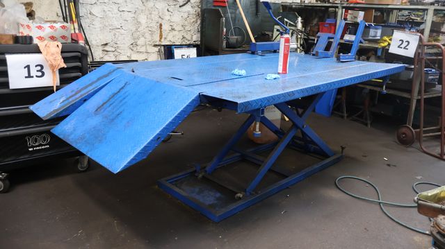 Table élévatrice, charge 800kgs, montée hydraulique par pédale ou...