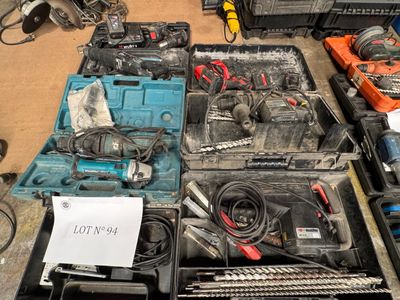 a lot of tools that are sitting on a table