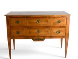 image d'une commode en bois sur fond blanc