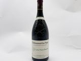 bouteille de vin rouge sur fond blanc sur fond blanc