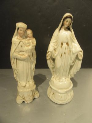 12.65 - DEUX VIERGES EN PORCELAINE BLANCHE - Hauteur 21/19 c…