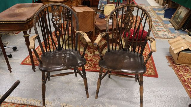 Angleterre - Paire de fauteuils modèle Windsor. État d’usage