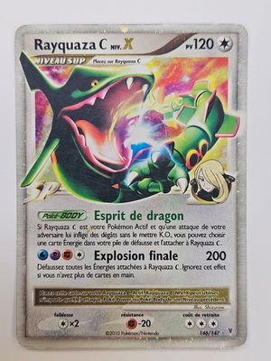 La carte représente un dragon et un autre dragon.