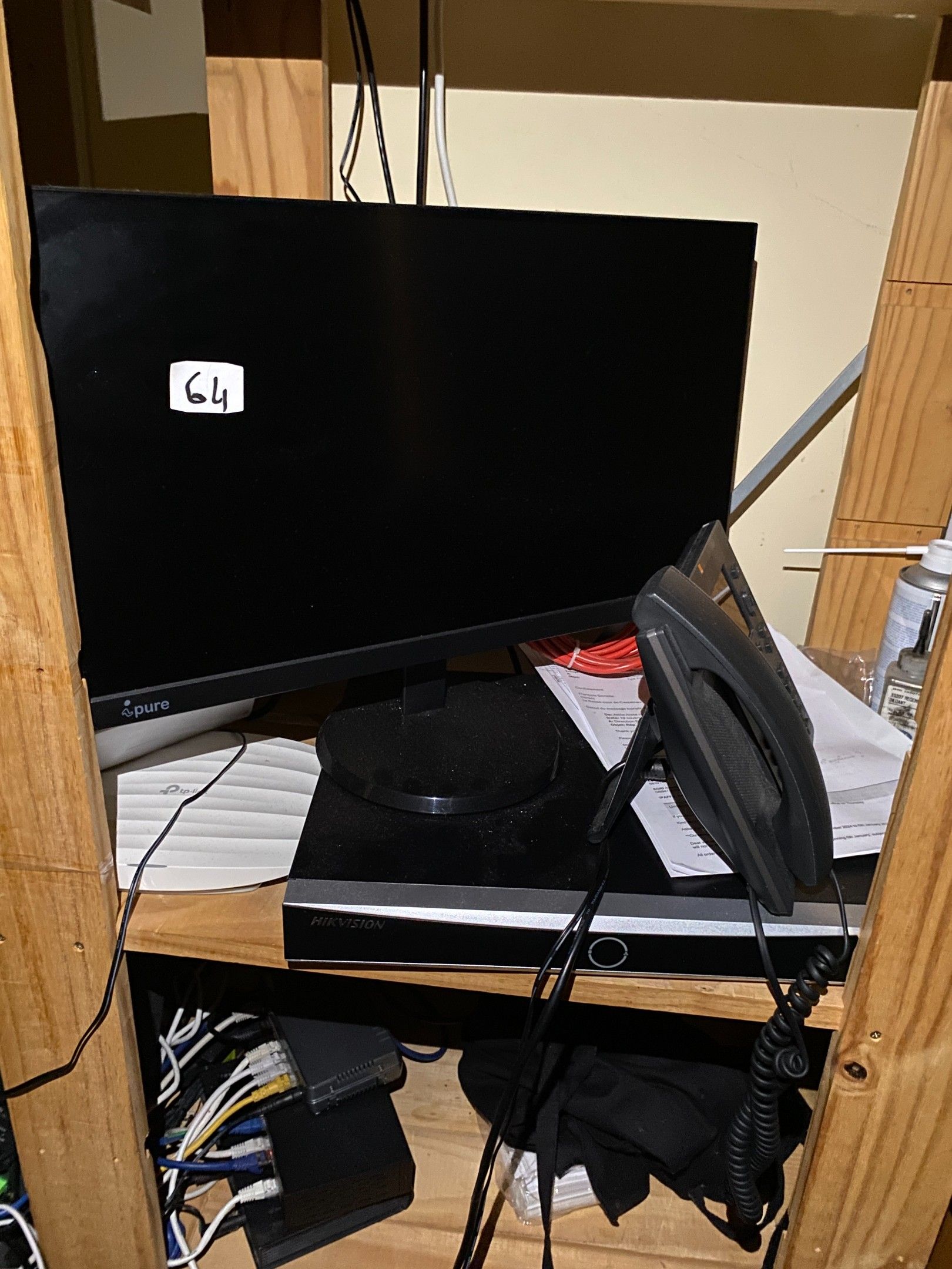 Un système de vidéosurveillance HIK VISION comprenant 4 camé…
