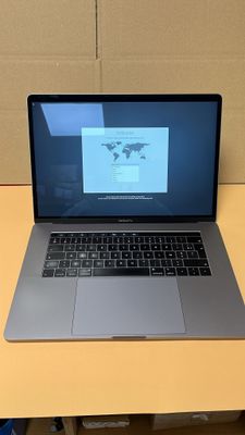 Apple MacBook Pro (15" 2017) i7 2.8Ghz 16GB 512GB SSD