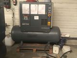 une machine qui se trouve dans un garage